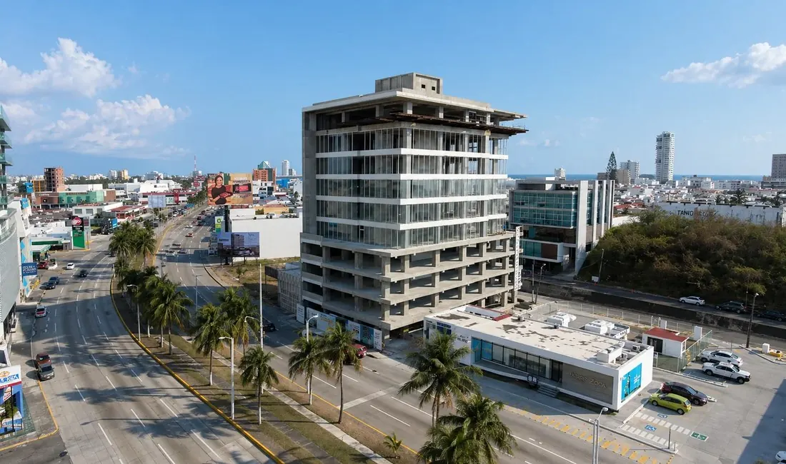 Vista aérea de Torre Auro sobre el corredor de Costa de Oro