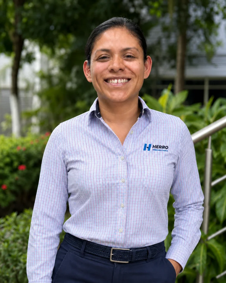 Claudia Ivette Hdez. Pacheco, Depto. Proyectos, integrante de Inmobiliaria Grupo Herro