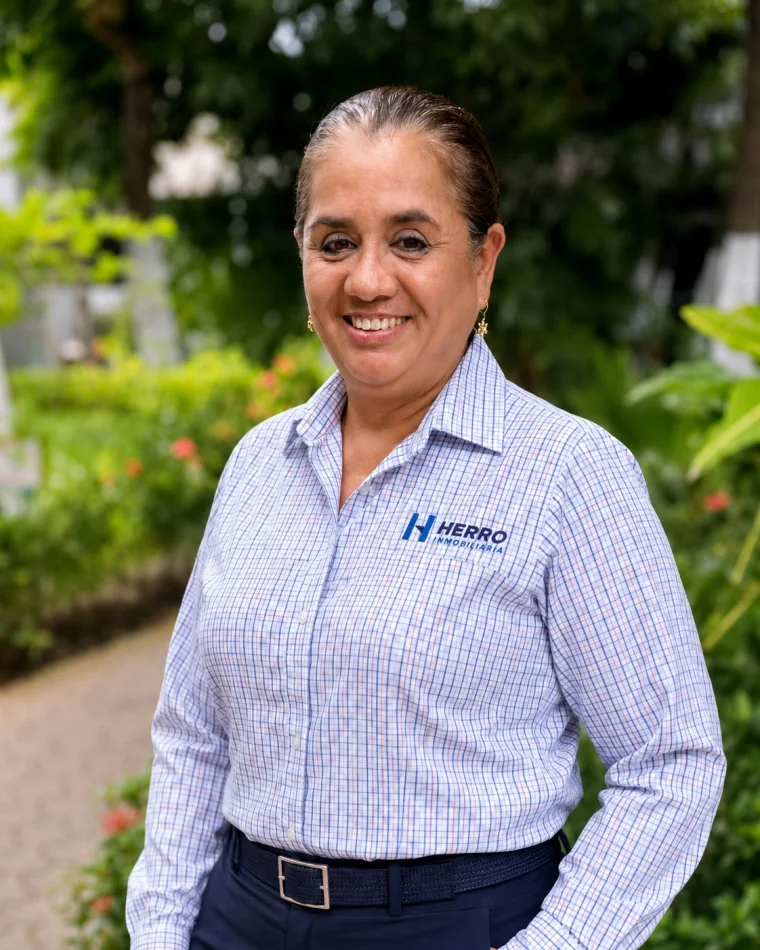 B. Marlene Escalera Ochoa, Asistente, integrante de Inmobiliaria Grupo Herro